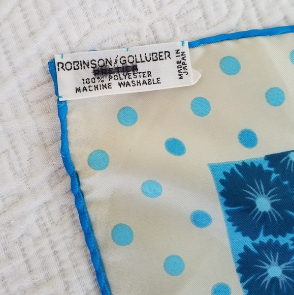 Robinson Golluber Womens Scarf - Picture 2 of 3